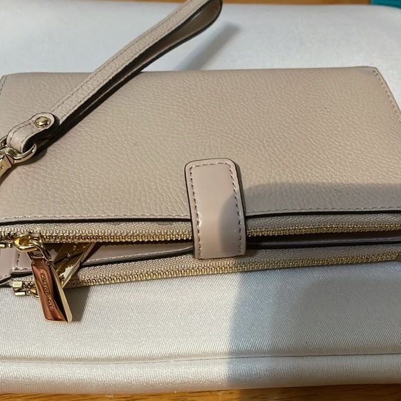 Michael Kors Wristlet - Picture 4 of 9